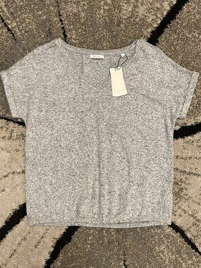 Women's Size L/XL (38) OPUS Top - NWT!